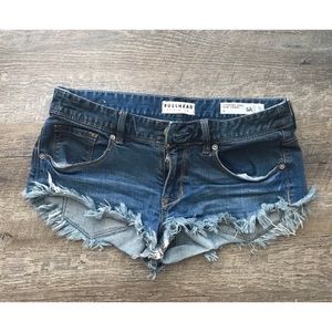 Bullhead frayed shorts!